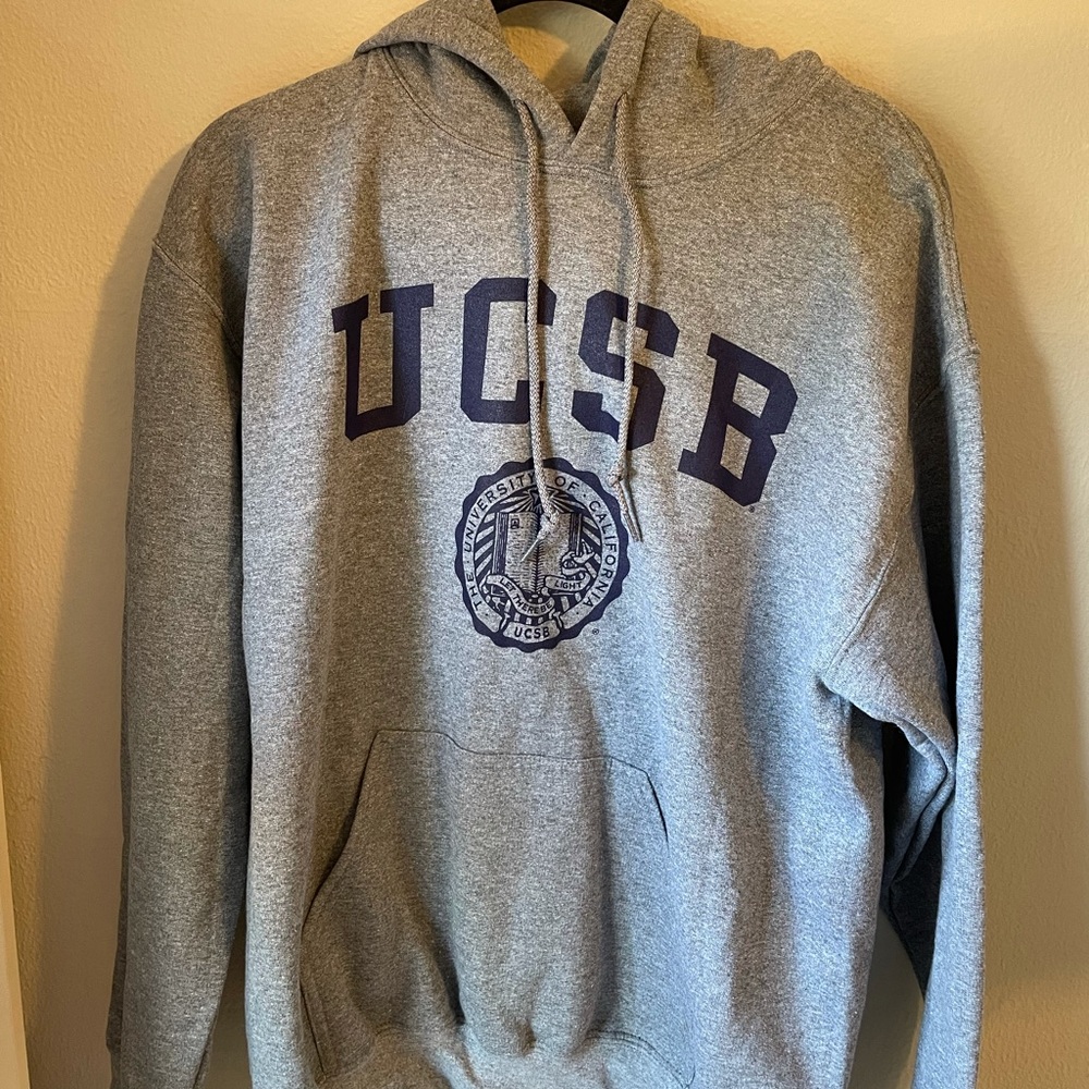 🌹✨ NWT UCSB Hoodie